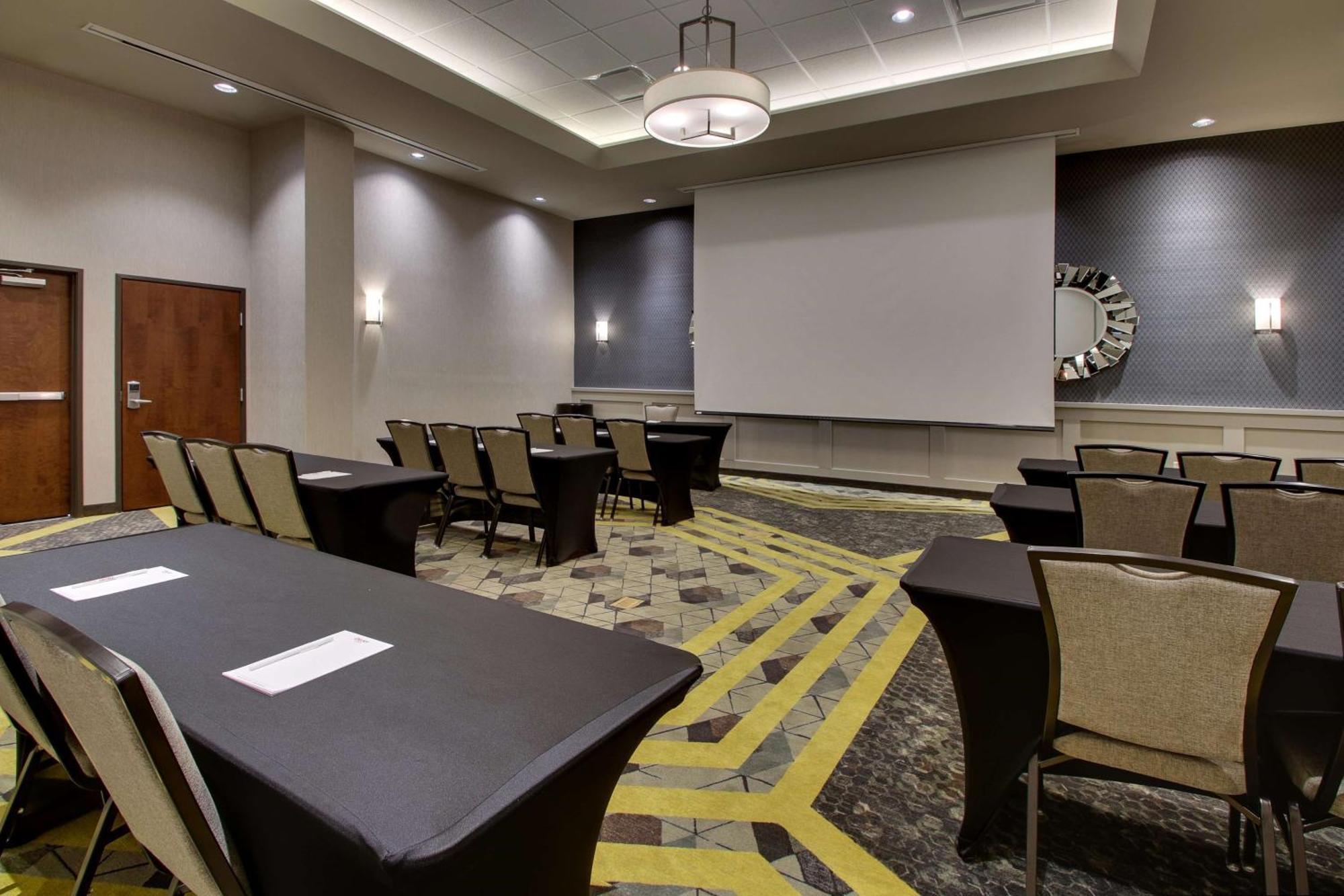 Drury Plaza Conference Center 3*
