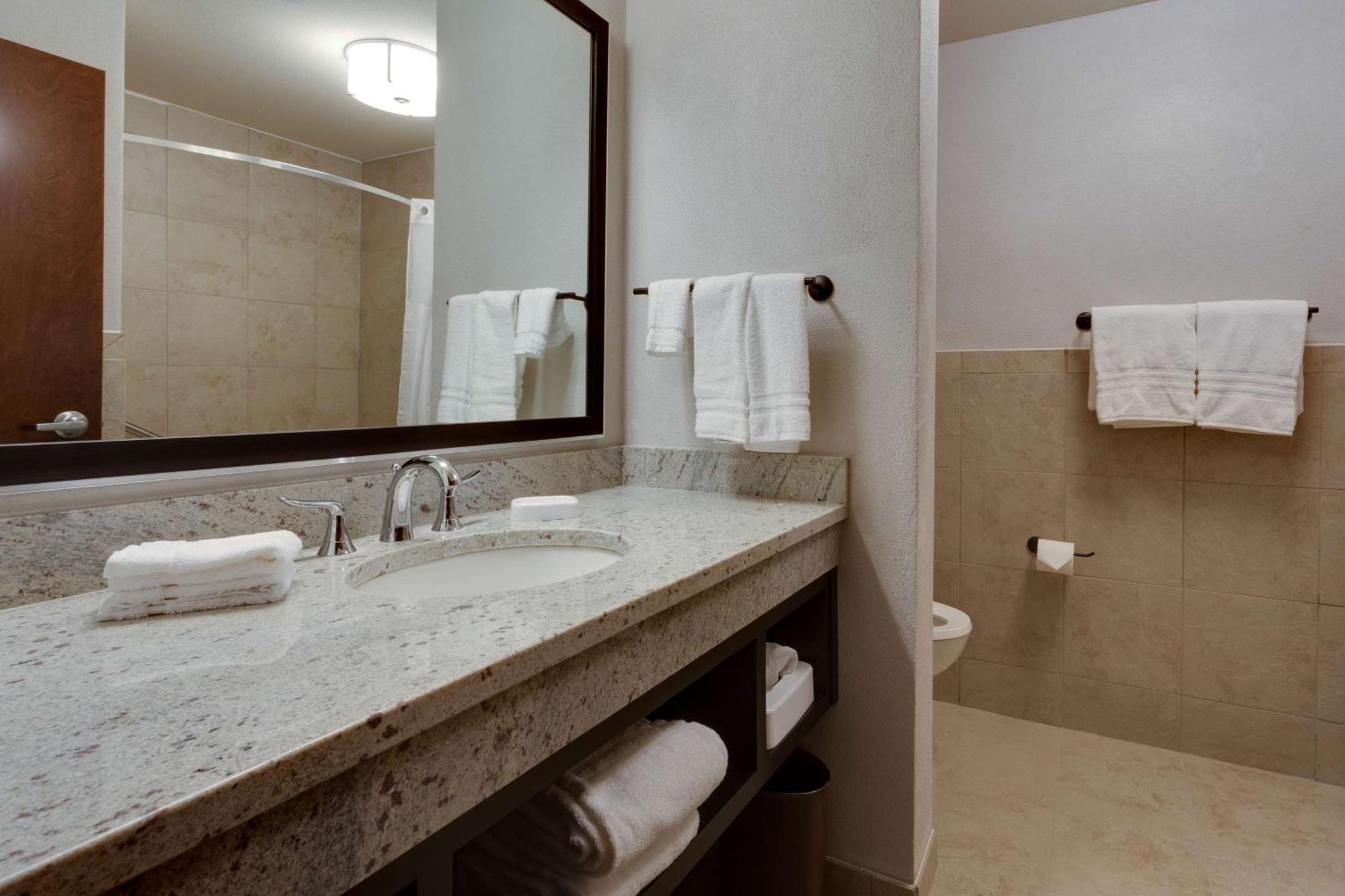 Drury Plaza Conference Center 3*
