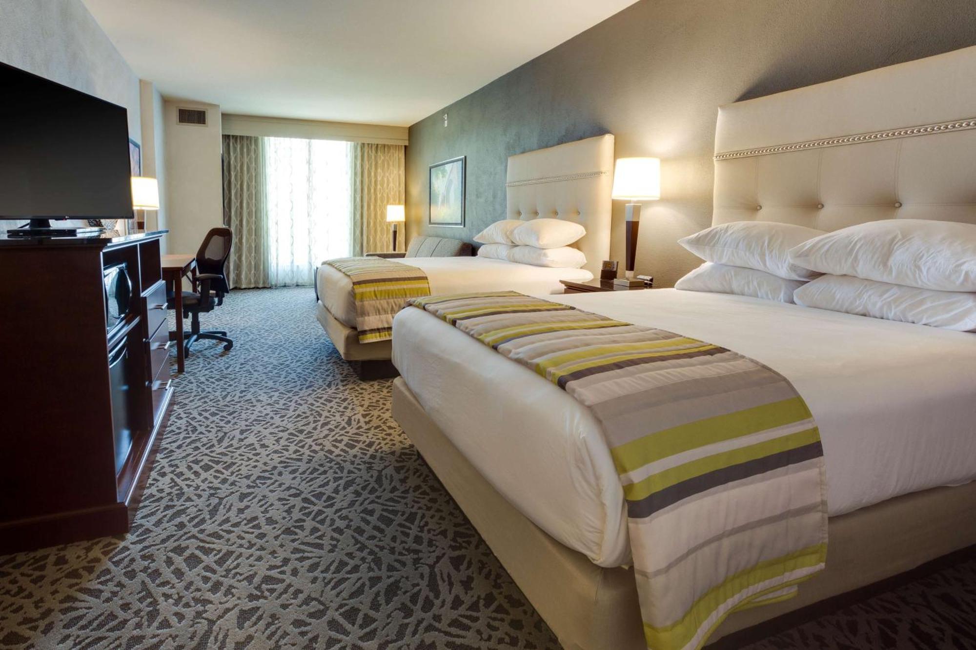 Drury Plaza Conference Center 3*